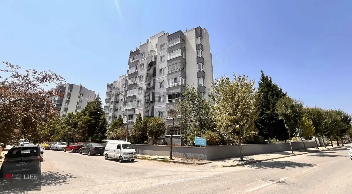 Batıkent Bülent Ecevit Blv. Üzerinde Satılık 3+1 Daire